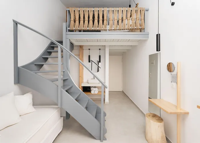 Отель Petradi Lounge 4*