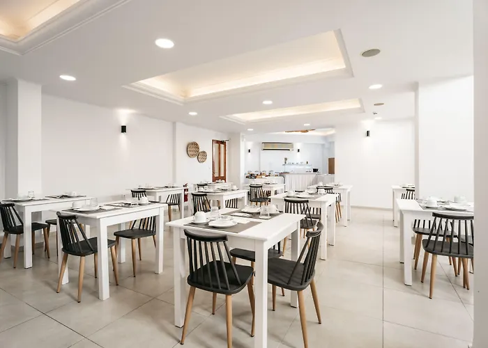 Отель Petradi Lounge