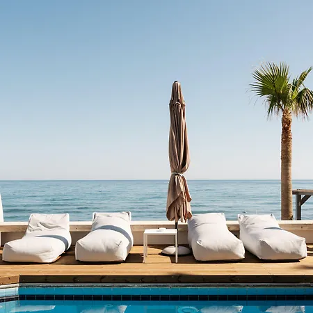 Petradi Lounge Hotel