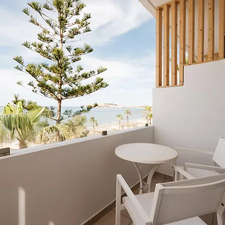 Petradi Lounge By Ghh Hotel