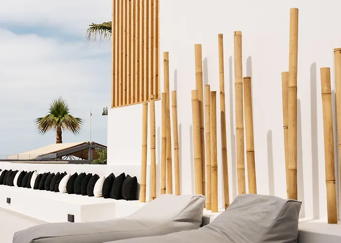 Petradi Lounge Hotel 4*