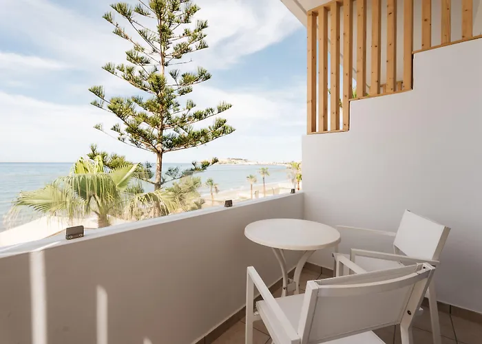 Petradi Lounge Hotel