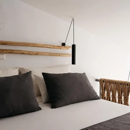 Petradi Lounge Hotel